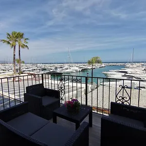 https://apartamento-de-lujo-en-primera-lnea-marbella.1costadelsol.com